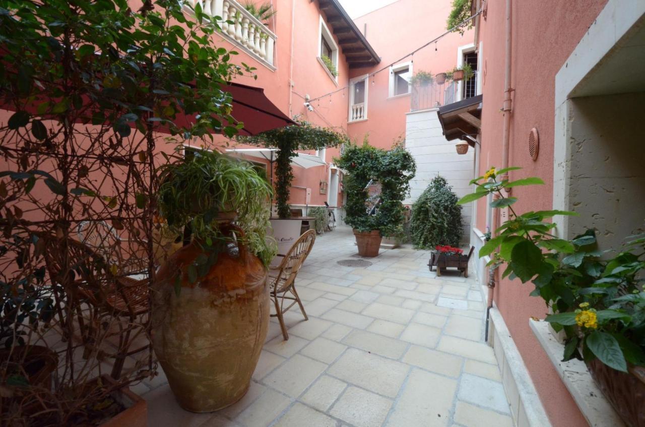 B&B Corte Dei Figuli San Pietro in Lama Exterior photo